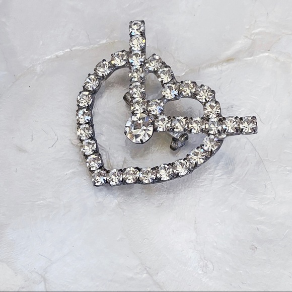 Vintage Silver Tone Large Heart Rhinestone Center Arrow Statement Brooch Love - Picture 2 of 10